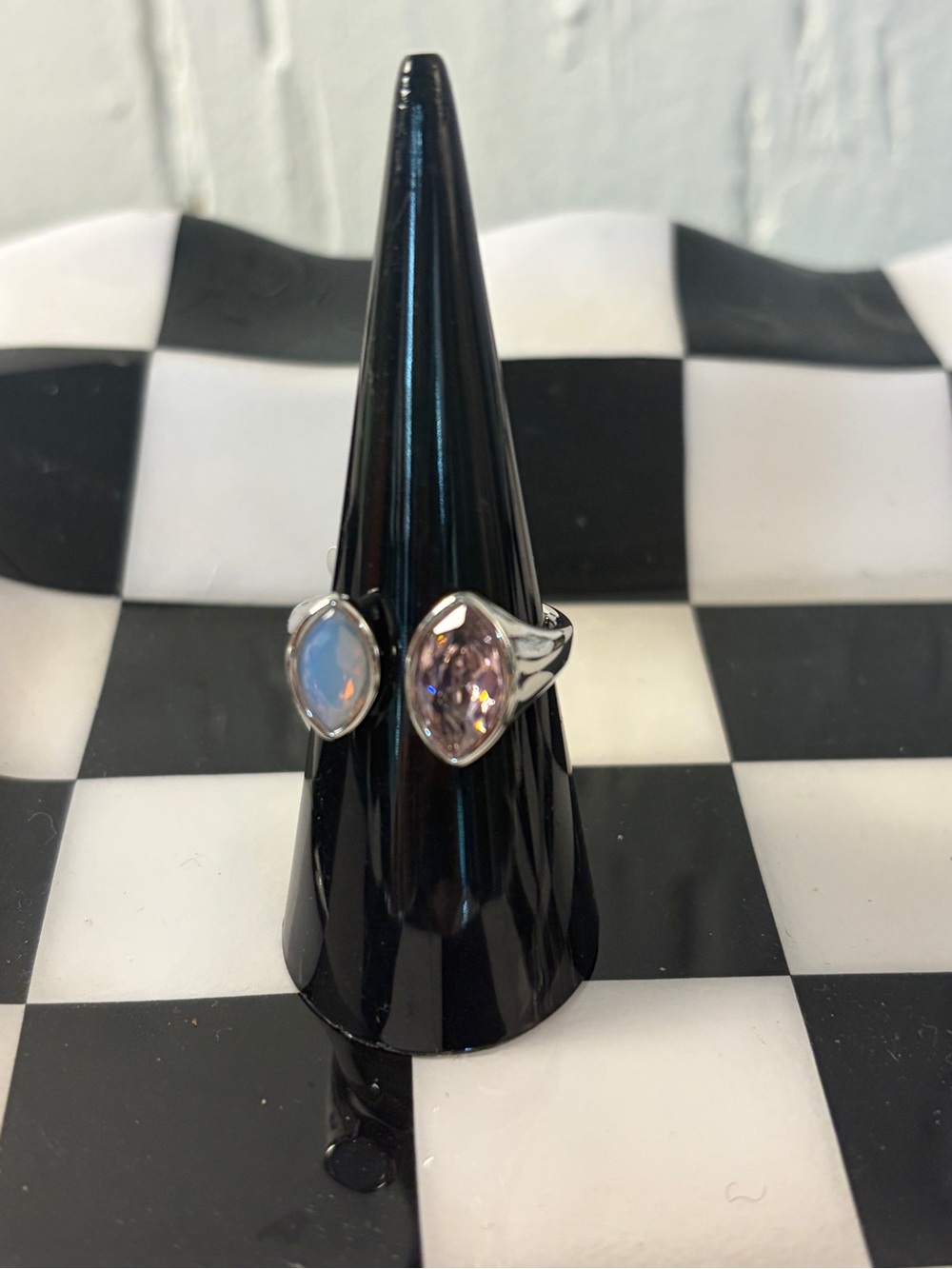Bomb party ring size 7 rose quartz rhodium plating